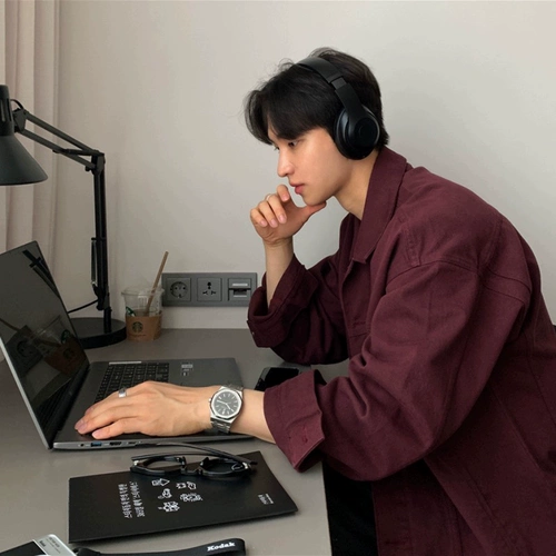 Мужская бордовая джинсовая демисезонная короткая трендовая куртка для отдыха, осенняя, в корейском стиле, изысканный стиль