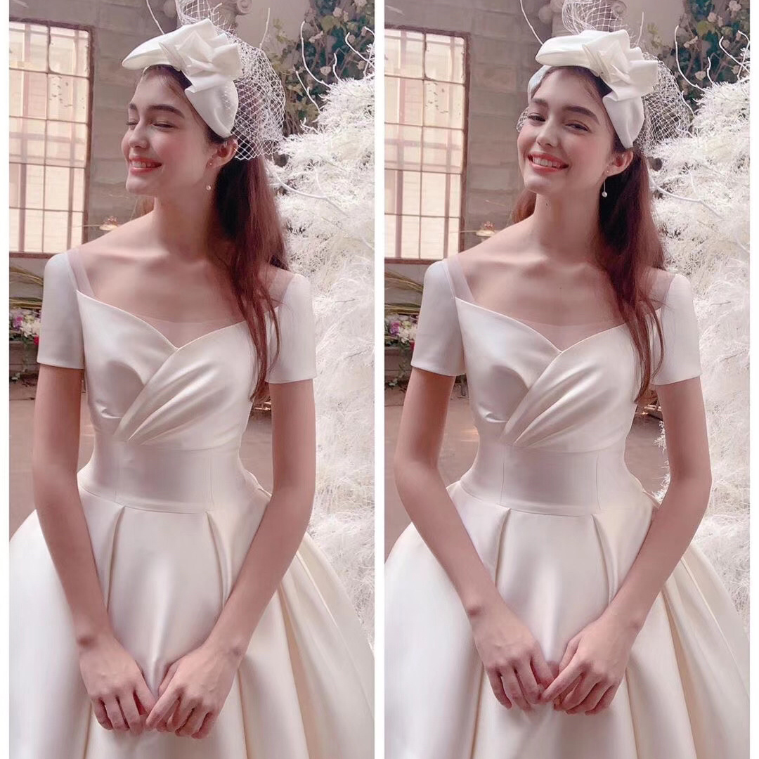 Elegant retro satin wedding dress 2021 new bride French square collar short sleeves trailing simple Hepburn style