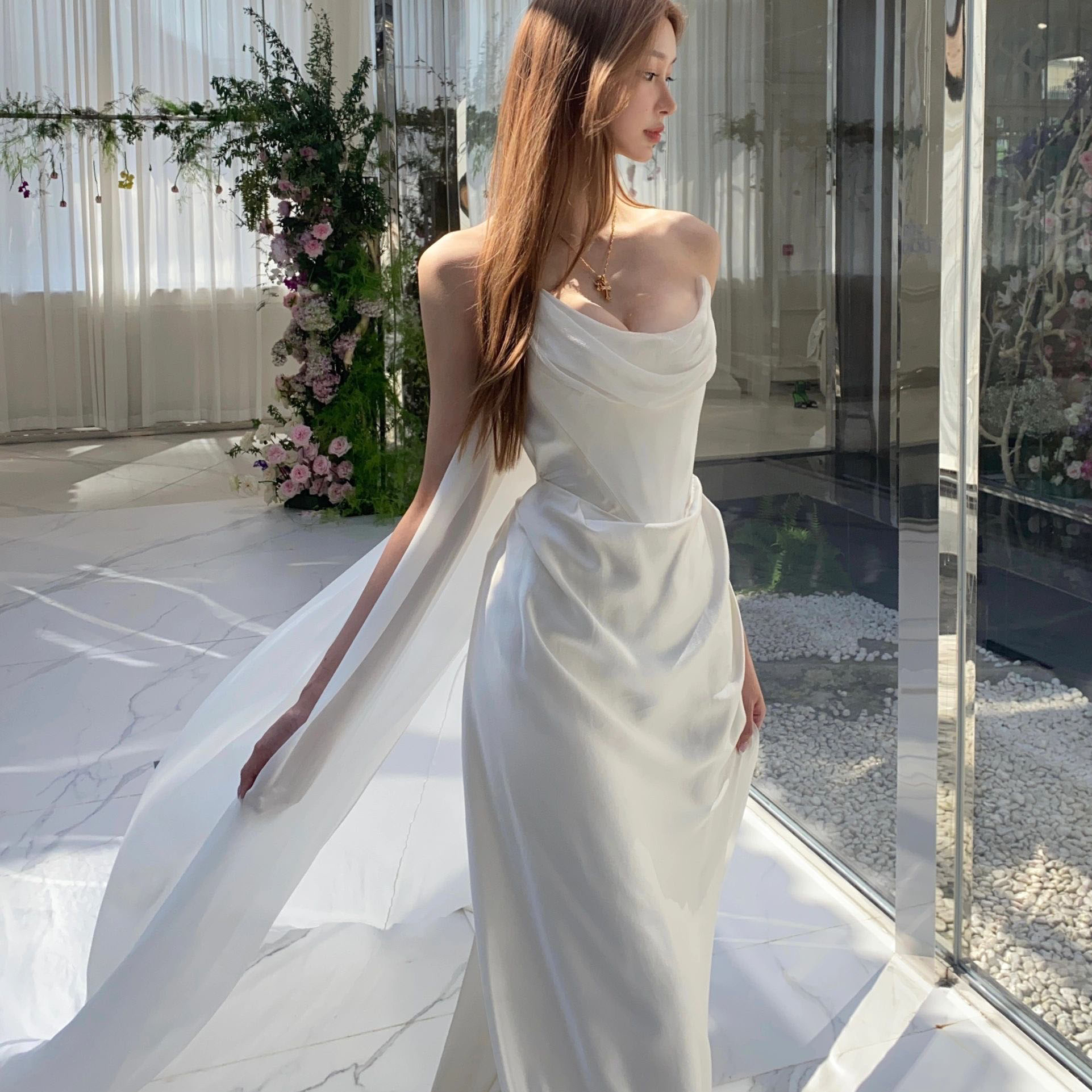 French Empress Dowager Light Wedding Dress 2024 New Tube top Light Luxury Sathalicate satin engaged welcoming guests out of the door French Empress Dowager Light Wedding Dress 2024 New Tube top Light Luxury Sathalicate satin engaged welcoming guests out of the door