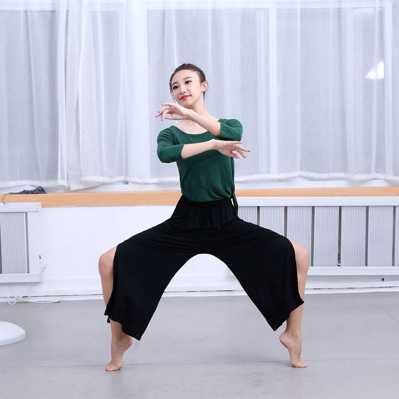 Quần áo tập múa màu đỏ nữ giáo viên múa mỏng Slim body mỏng bảy điểm quần chân rộng phù hợp với nữ sinh mùa hè - Khiêu vũ / Thể dục nhịp điệu / Thể dục dụng cụ váy dancesport