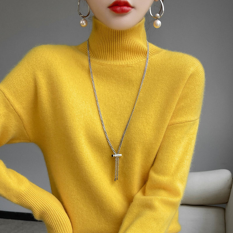 High-Necked Commuter Long-Sleeved Base Shirt for Autumn and Winter, Solid Color, Suitable for Outerwear, Age-Reducing, Thickened, Comfortable Pullover Knitted Wool Sweater Top