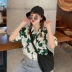 Áo sơ mi hoa mùa hè của phụ nữ mới Hồng Kông phong cách tay áo ngắn retro xu hướng hoang dã thiết kế thích hợp áo sơ mi in áo thủy triều - Áo sơ mi dài tay