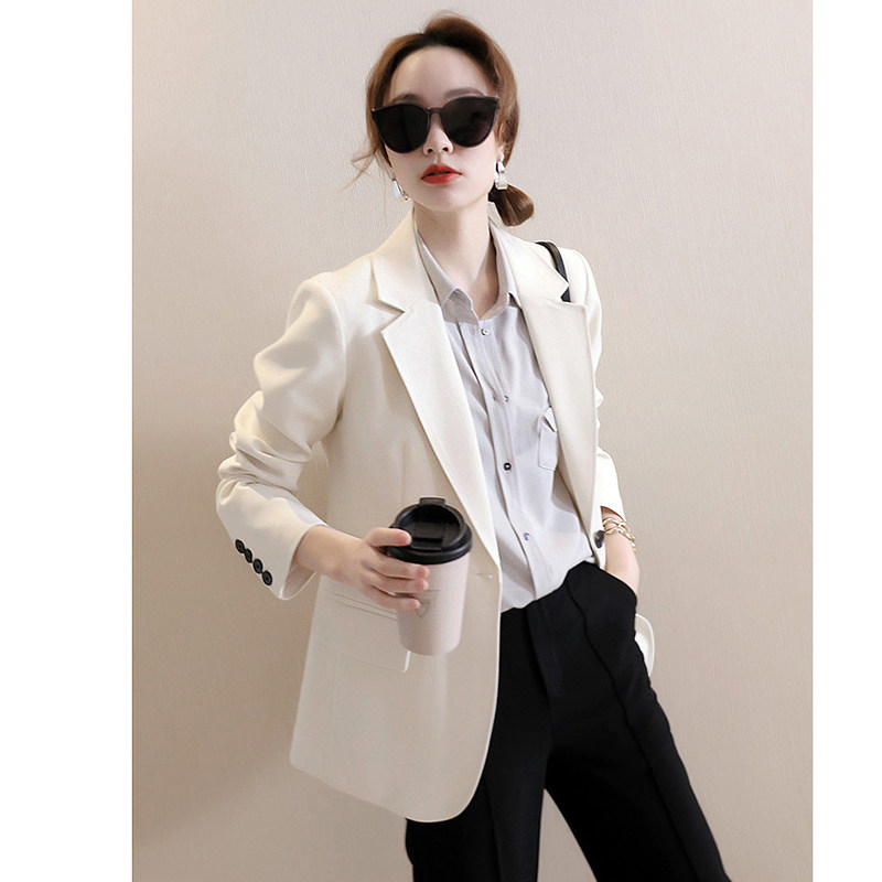 Mi white suit coat female spring and autumn 2022 new niche design is free of hot high leisure little suit coat