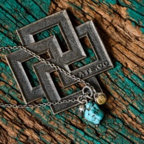 Japanese Vocational (FATE CO) Special Edition 18k Points Gold Foot Stone Skull Skull Silver Wheel Necklace Suit