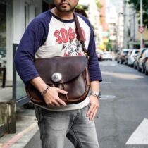 Japanese Craftsman hand-sewn Lucky John high-end hand-wiped cowhide version of turquoise silver buckle shoulder backpack