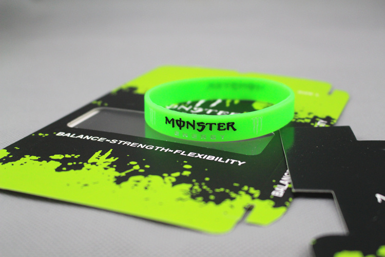Châu Âu và Hoa Kỳ thương hiệu thủy triều nam và nữ vòng đeo tay thể thao silicone MONSTER quái vật năng lượng xanh vòng đeo tay vài vòng đeo tay - Vòng đeo tay Clasp vòng dâu tằm cho bé