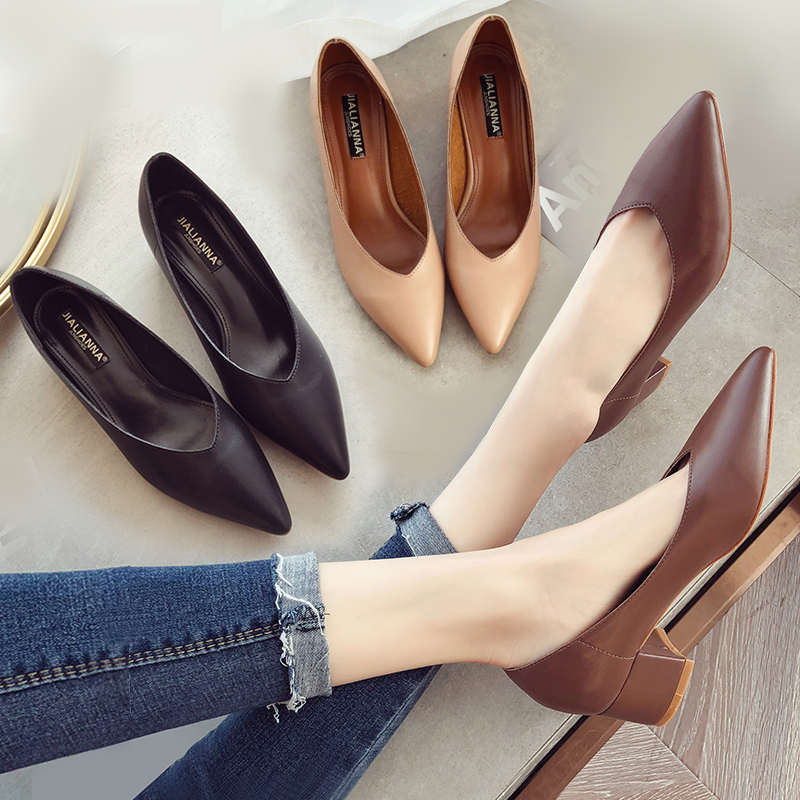 Tide brand 2022 spring new pointed toe retro middle-heeled grandma shoes comfortable thick-heeled leather low-heeled shallow mouth single shoes women