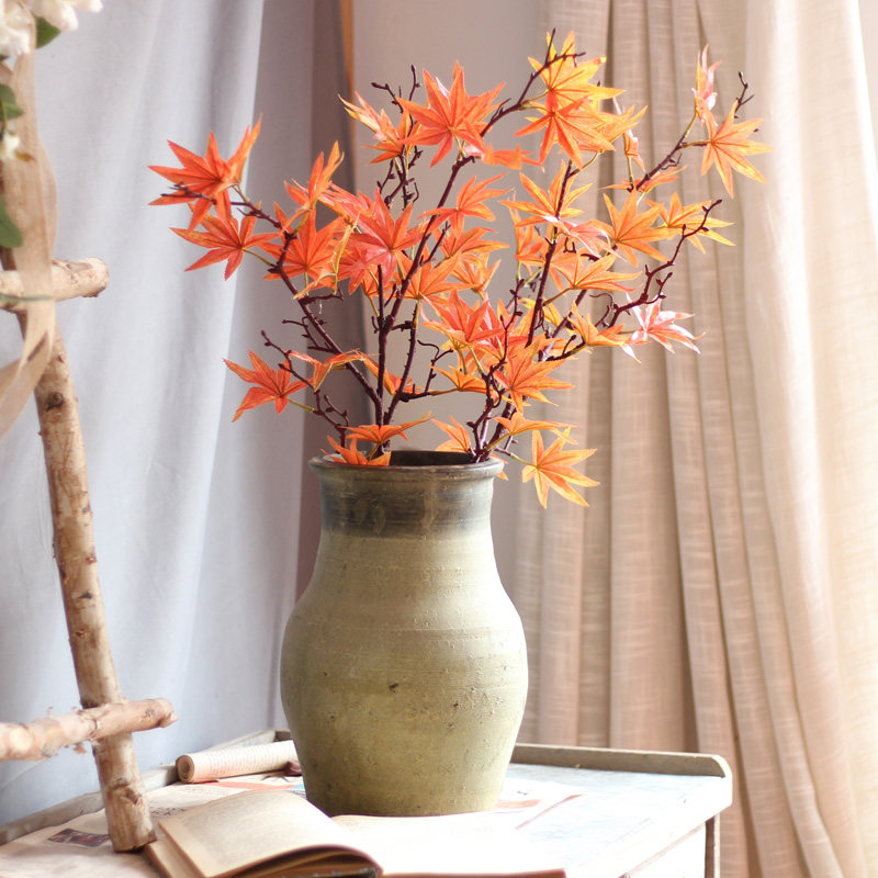 Find a spot red maple leaf emulation floral flower arrangement floral suit Xiangshan red leaf green planting a view wedding decoration American