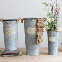 See a vintage iron barrel barrel florist decorated with flower flower vase floor vase blossom European style