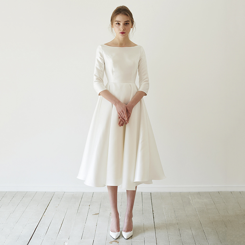 French-Style New Satin Light Wedding Dress with Mid-Length Sleeves, Suitable for Toasting, Annual Events, Performances, Simple Retro Street Photography, and Conservative Style