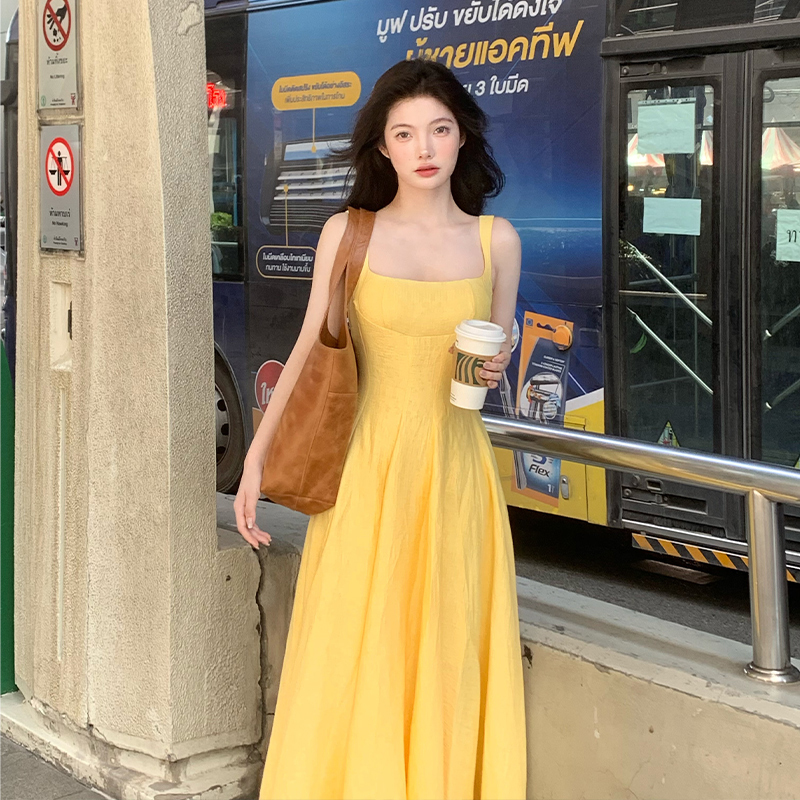 Rosselora Original Design Suspender Dress 2025 New Yellow Textured Fabric High-Waisted Long Skirt Rosselora Original Design Suspender Dress 2025 New Yellow Textured Fabric High-Waisted Long Skirt