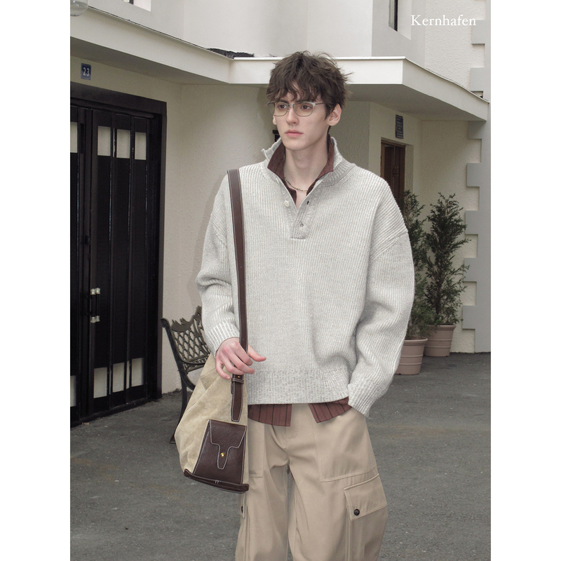 Share This Sweater with a Double-Layered Knit and a Turn-Down Collar That Can Be Worn All Winter |   Kernhafen