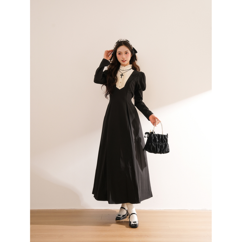 Black Retro Dark Gothic Style Long-Sleeved Dress for Women in Early Spring, Slim-Fitting, Waist-Slimming Nun Dress Long Skirt