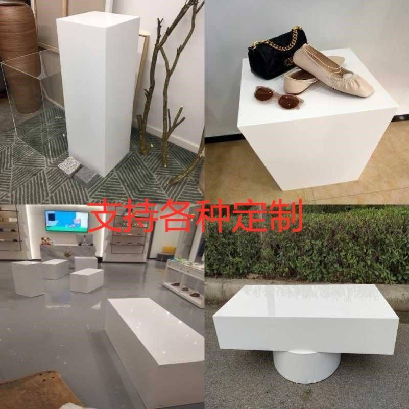 Terrace upright post with exhibition mall woody white personality to customize various stand pat shop windows Tetris hem clothing