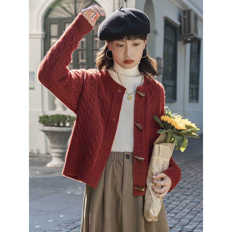 Retro Berries Red Horn Buttons Spring Loaded Sweater Jacket Woman Autumn Winter Small Subround Necklace Knitwear Knitwear