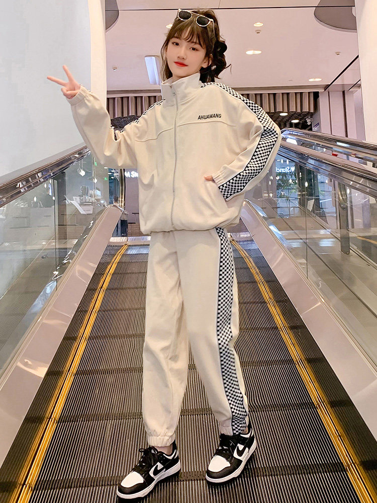 Girls' fashion suit spring and autumn 2022 new children's casual Korean version spring clothes big children's sweater two-piece suit foreign style