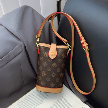 Light luxury retro presbyopic mobile phone bag for women 2026 new high-end fashion crossbody bag super hot mini shoulder bag