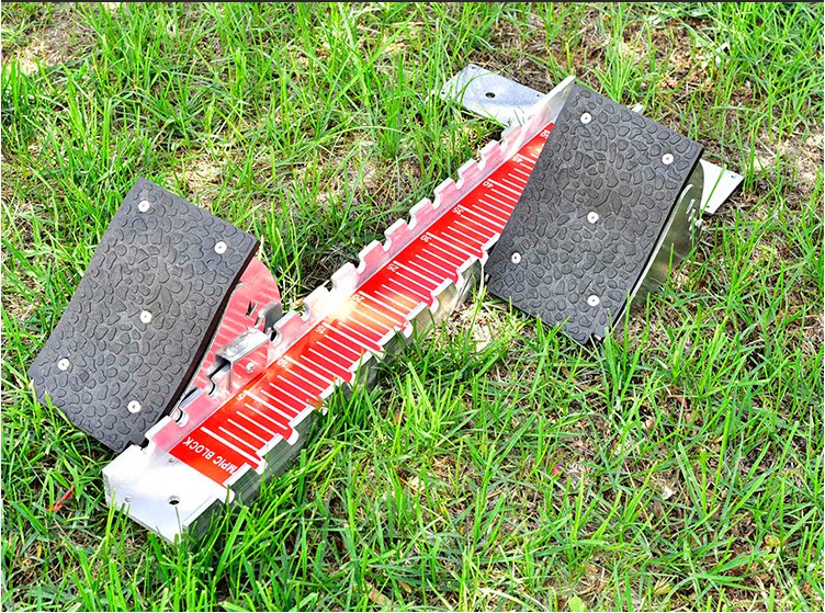 Special booster for running machine track and field competitions adjustable in plastic runways aluminum alloy training to take up pedaling 