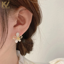 Flower earrings female sterling silver senior sense light luxury earrings 2021 New Tide exquisite personality versatile temperament earrings