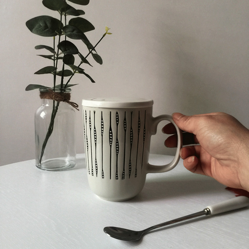 Simple mug with lid spoon Japanese style hand painted with handle Couple water cup Household female ins wind vintage ceramic cup
