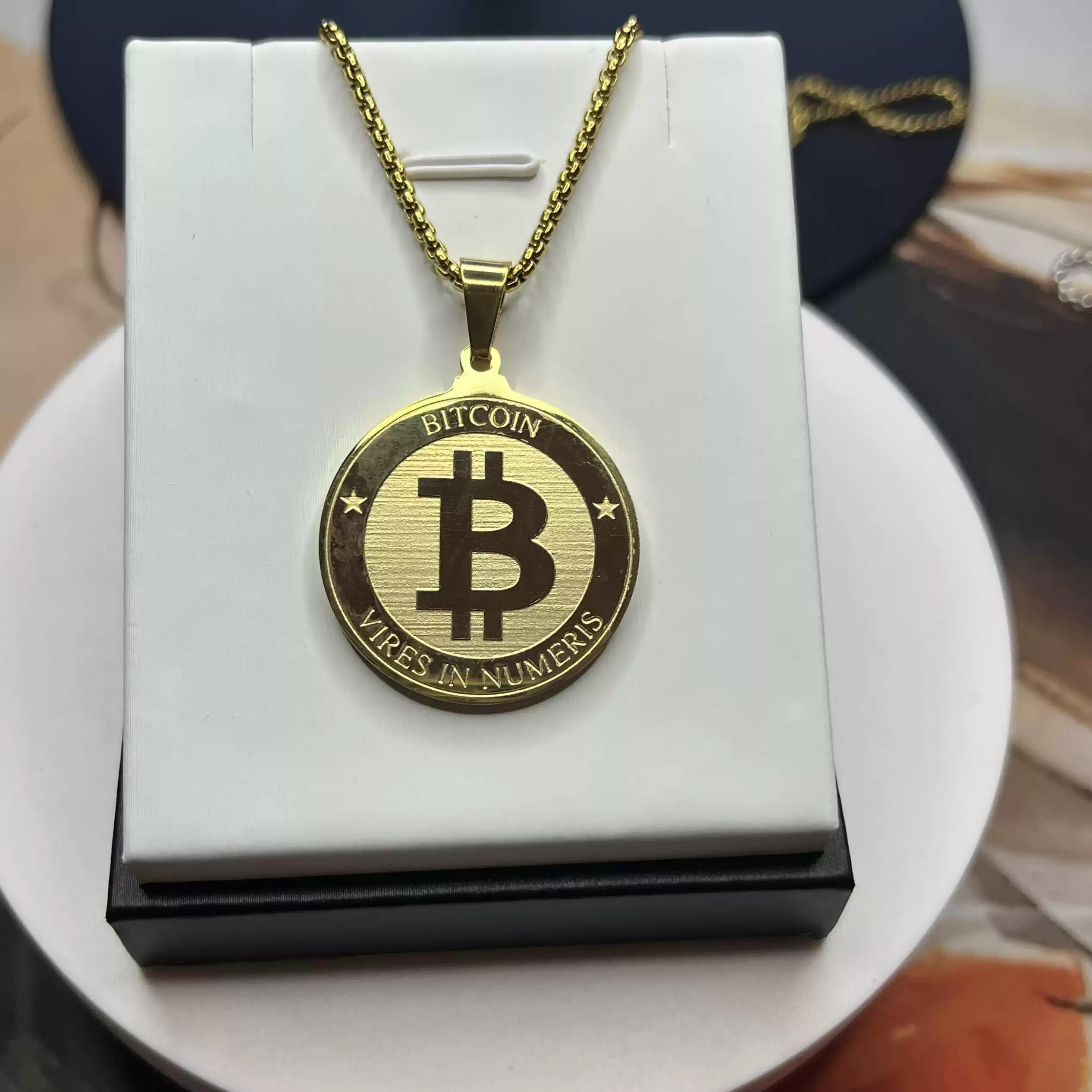 欧美热卖比特纪念币符号吊坠镀金微镶锆石男士btc嘻哈项链bitcoi