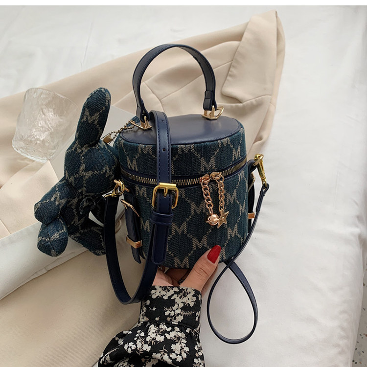 Hong Kong I Tgreg unique niche design bag women's trendy fashion messenger bag net red popular portable bucket bag