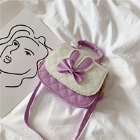 Сиреневый кролик с бабочкой