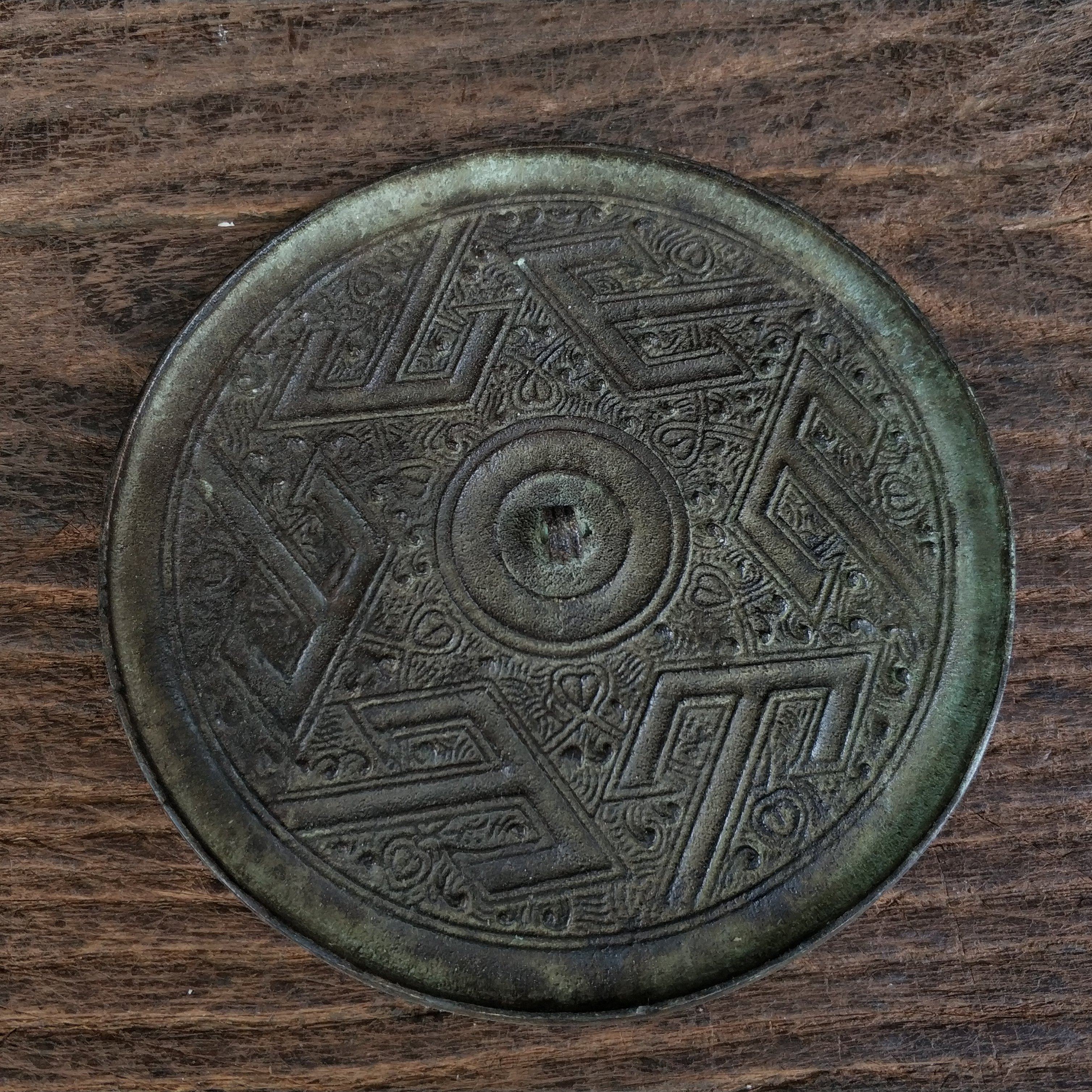 Bronze Mirror Bronze Incense Furnace Lavender Lion leopard Guanyin Buddha statue antique craftsmanship Gift decoration workmanship delicacy and excellent