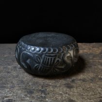 Black bluestone stone drum stone carving paperweight stone lion inkstone auspicious beast Pixiu water-absorbing beast tea house living room tea banquet desk decoration