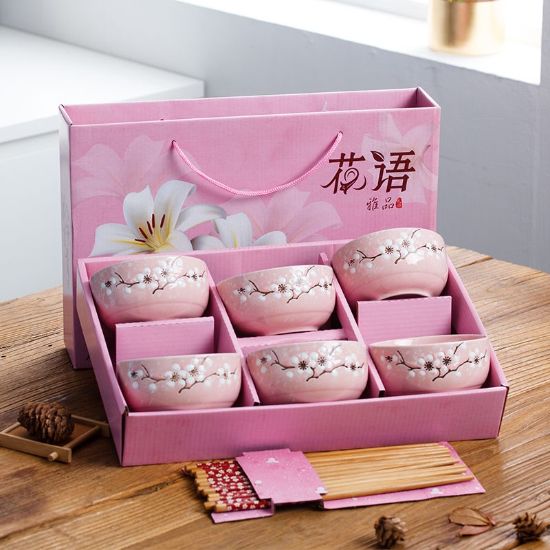 The kitchen gift bowl of Japanese creative wedding reply ceramic bowl bowl package mail home eat rice bowl chopsticks suits for lovers