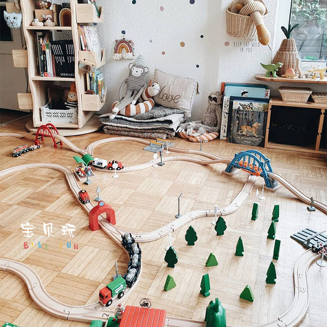 Baby play export cross-border Korean wooden track electric small train children's Christmas gift toys to build building blocks