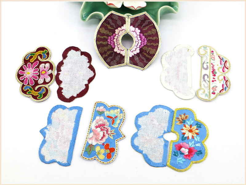 Old embroidered piece Suembroidered fabric embroidered fabric with clothes patched up necklace handmade embroidered cloth DIY qipao press flap
