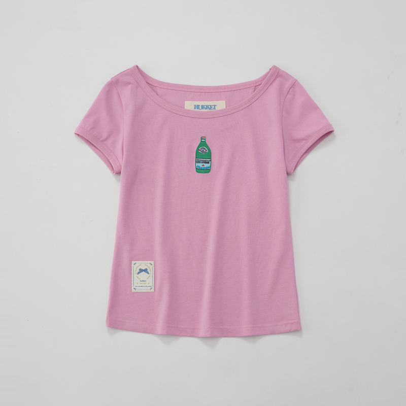 Hukket Short-Sleeved T-Shirt with a Flat, Curved Neckline and Embroidered Details Hukket Short-Sleeved T-Shirt with a Flat, Curved Neckline and Embroidered Details