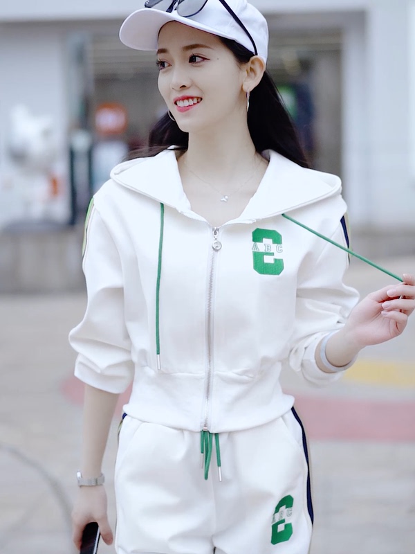 Sportswear Suit for Women, Spring and Autumn 2026 New Style, Fashionable and Age-Reducing Short Casual Sweatshirt, Stylish Two-Piece Set Sportswear Suit for Women, Spring and Autumn 2026 New Style, Fashionable and Age-Reducing Short Casual Sweatshirt, Stylish Two-Piece Set