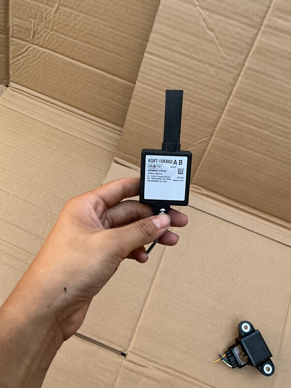 Compatible with Ford Focus, Mondeo, Kuga, Escape Remote Control Key Signal Receiving Module Compatible with Ford Focus, Mondeo, Kuga, Escape Remote Control Key Signal Receiving Module