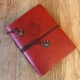 Красный маленький фотоальбом