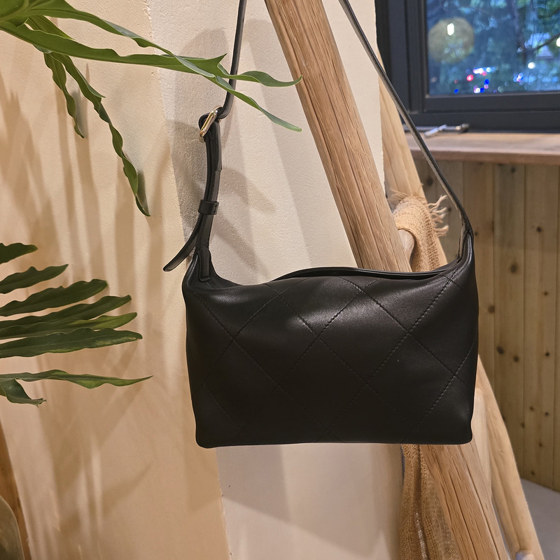 Gold Medal Seller Imported Sheepskin Large Checkered Thread Shoulder Underarm Bag Hobo 26 New Model Large & Small Bai Gu Jing Gold Medal Seller Imported Sheepskin Large Checkered Thread Shoulder Underarm Bag Hobo 26 New Model Large & Small Bai Gu Jing