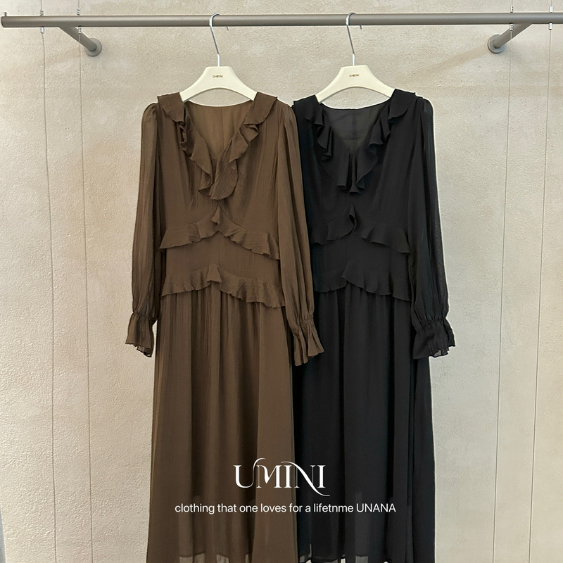 U+Mini-Autumn New Stylish Pleated Texture Dress for Women with V-Neck, Multi-Layered Ruffles, and Waist-Cinching Design F3362