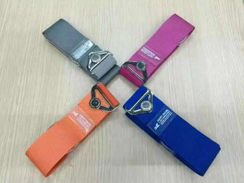 Чемодан, пакет, резинка для крепления багажа