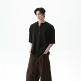 Футболка с короткими рукавами с короткими рукавами Генри.