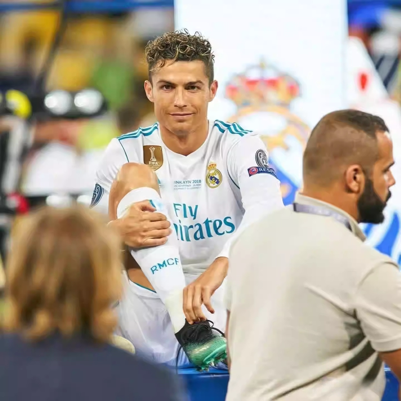 Real Madrid Champions League 1718 Season Jersey Short and Long Sleeves No. 7 Cristiano Ronaldo No. 10 Modric No. 11 Bale Football Uniform Commemorative Edition Real Madrid Champions League 1718 Season Jersey Short and Long Sleeves No. 7 Cristiano Ronaldo No. 10 Modric No. 11 Bale Football Uniform Commemorative Edition