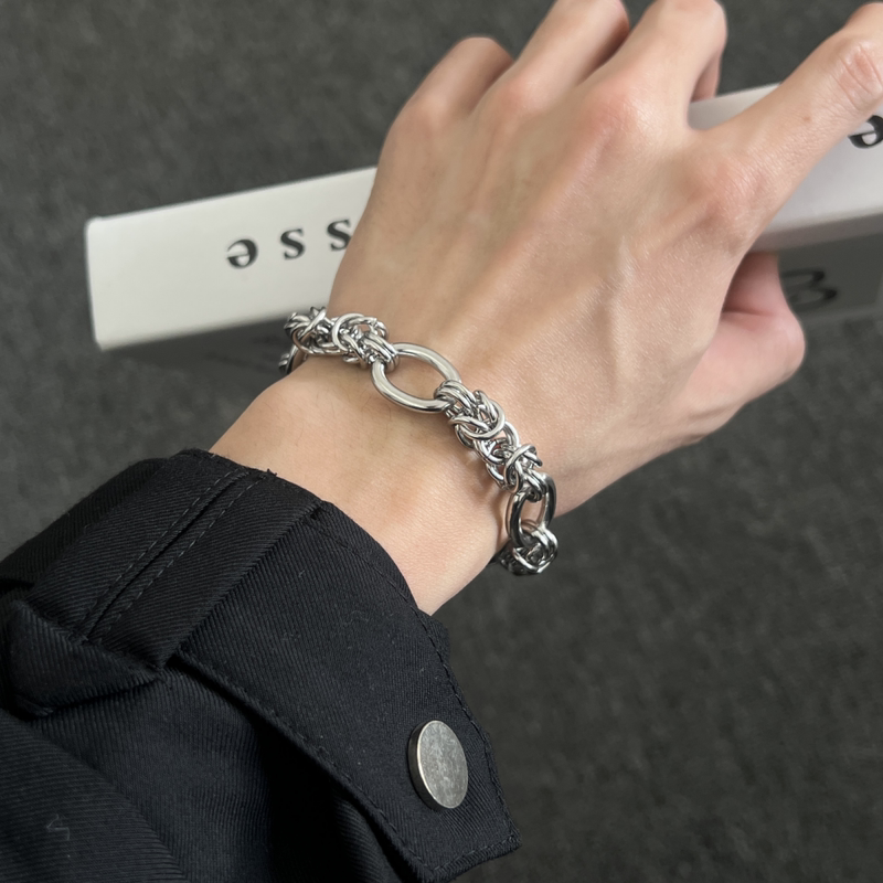 Titanium Steel Light Luxury Bracelet for Men, Trendy Hip-Hop Style, Niche Design, Simple and High-End Feel, Non-Fading Couple Jewelry