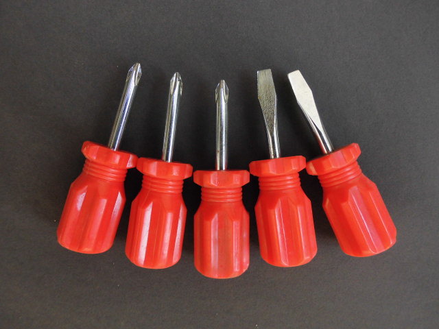 Mini plastic shank screwdriver small screwknife cross-word short rod screwcast batch radish head changed taper short piece