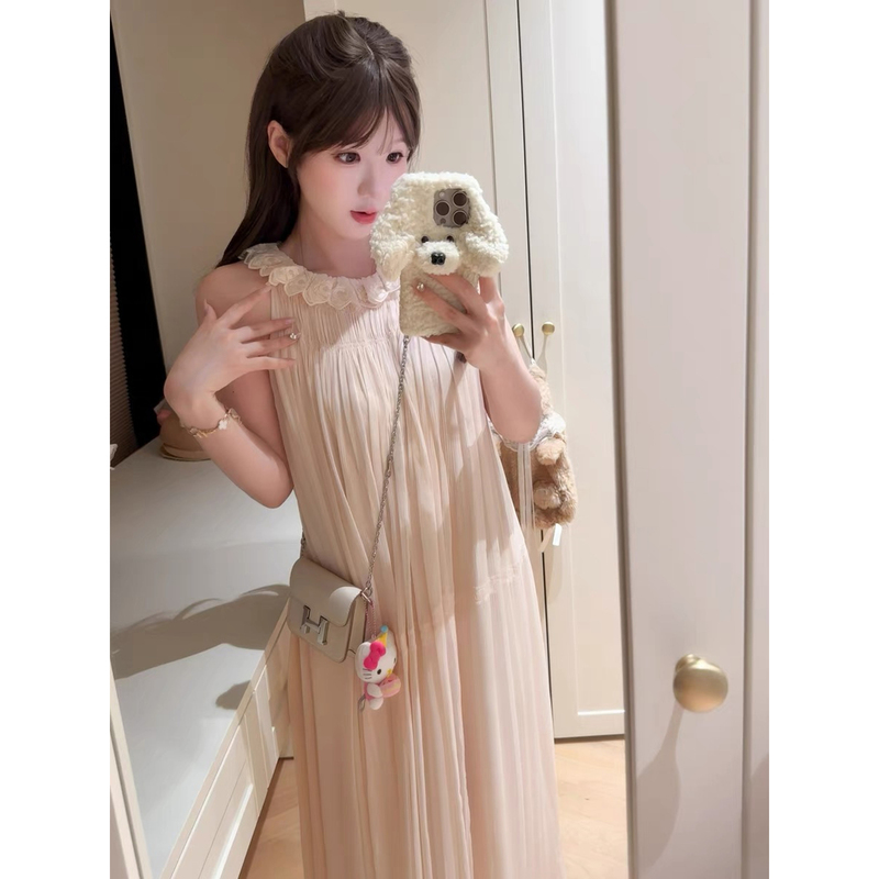 [in Stock] Capri Midsummer_Cho*E Collection of Exquisite Products Rayon Embroidered Petal Collar Halter Dress