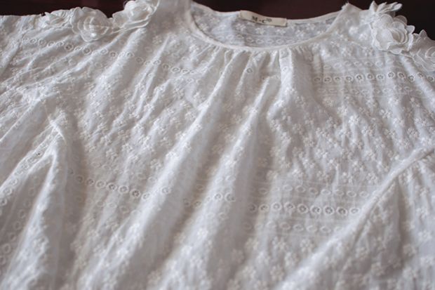 Mùa hè 2019 mới cotton Hàn Quốc lệch vai thêu hoa rỗng tay áo sơ mi trắng tay ngắn - Áo sơ mi sơ mi nữ tay dài cột nơ
