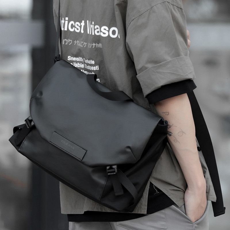 Hong Kong men's new messenger shoulder bag fashion riding messenger bag personality all-match messenger bag men's bag tide