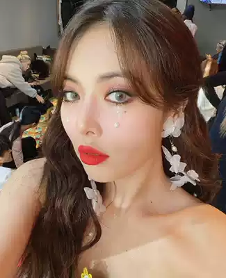  Spot dollskill Hyuna super love fairy butterfly earrings flowershower