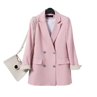 Розовый пиджак классического кроя