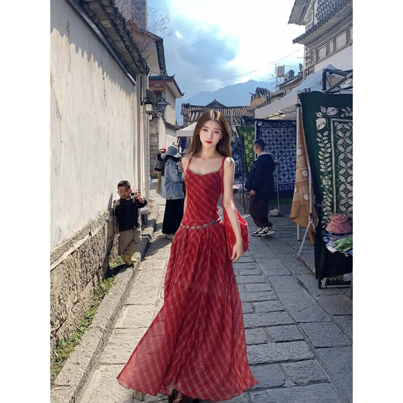 2026 New Casual Elegant Waist-Cinching Slimming Patchwork Red Plaid Long Suspender Dress for Women with a Holiday Style and a Large Hem