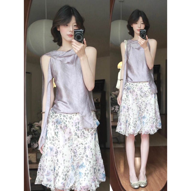 Summer French-Style Asymmetrical Deconstructed Sleeveless Vest with Ribbon + Irregular Airy Print Skirt Two-Piece Set Summer French-Style Asymmetrical Deconstructed Sleeveless Vest with Ribbon + Irregular Airy Print Skirt Two-Piece Set